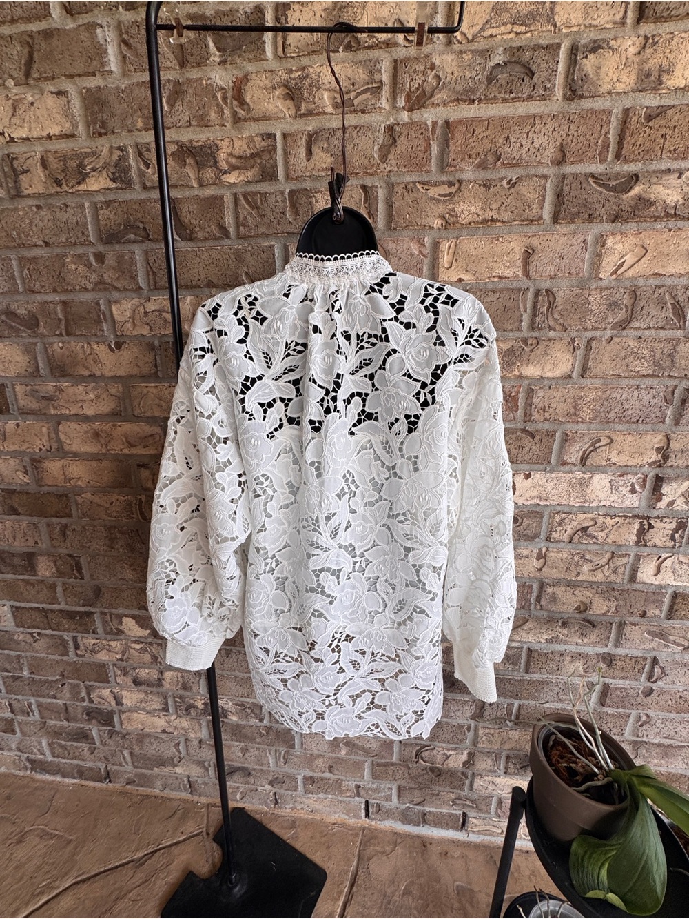 Alice + Olivia White Floral Guipure Lace Blouse + Camisole SP - Picture 10 of 16
